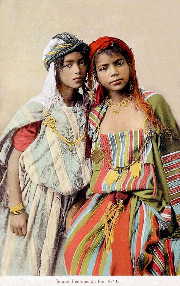 Молодые алжирские девушки