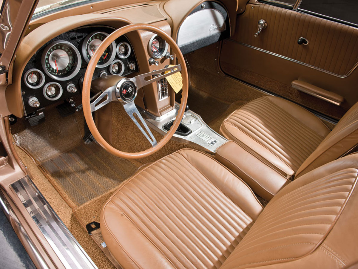 1963 Chevrolet Corvette_Interior_mustget.ru