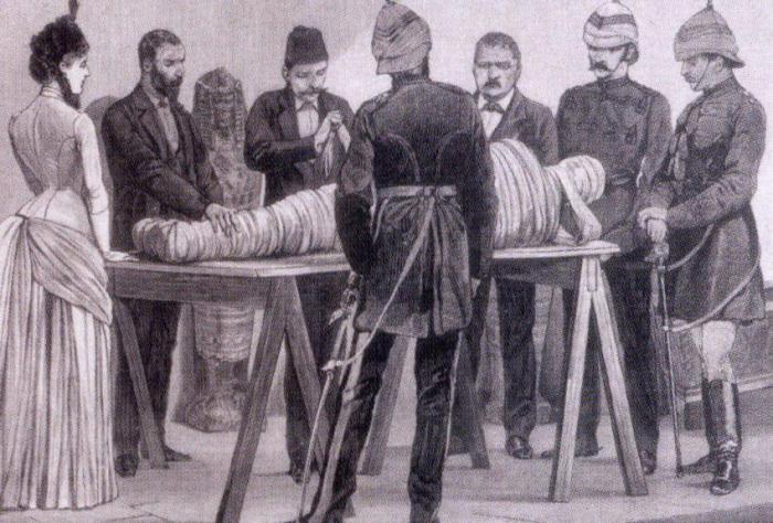 Разворачивание» мумий было популярным развлечением в Викторианской Англии