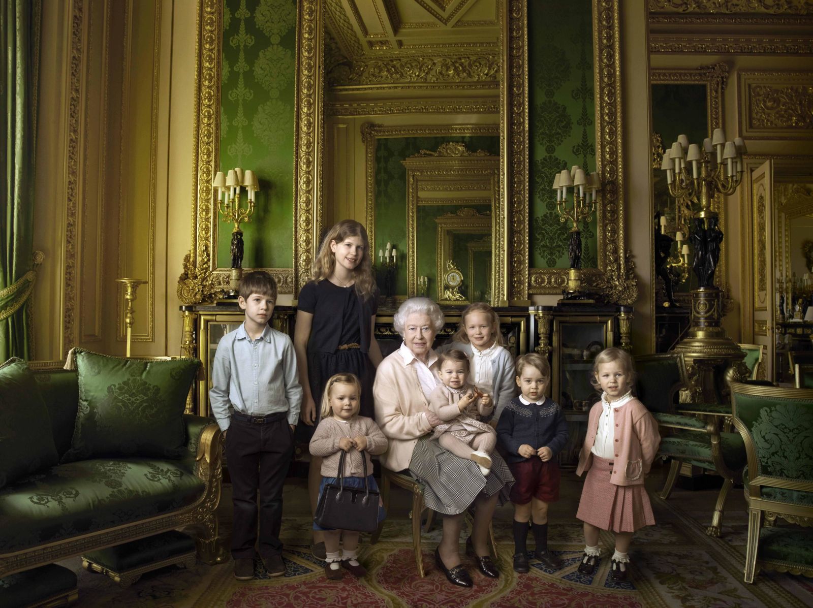Вся Жизнь Королевы Елизаветы II в фото: от рождения до сегодняшнего дня.